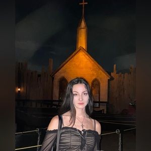 Meet your Posher, Alexis <3